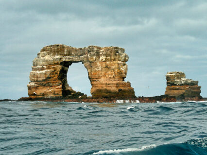 darwins-arch-darwin-island-galapagos-national-park